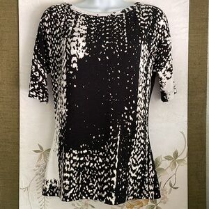 ST. JOHN abstract print short sleeve top size Petite